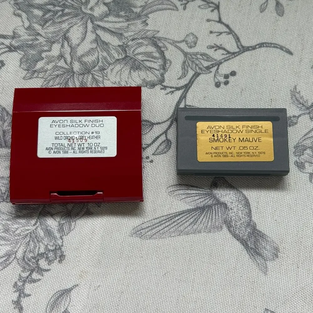 Vintage Avon Silk finish EyeShadow Palettes #19 smoky mauve wild orchid grey